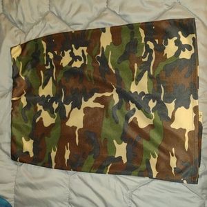 Like an angel Camouflage skirt Sz large